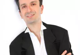 Il pianista Andrea Bacchetti